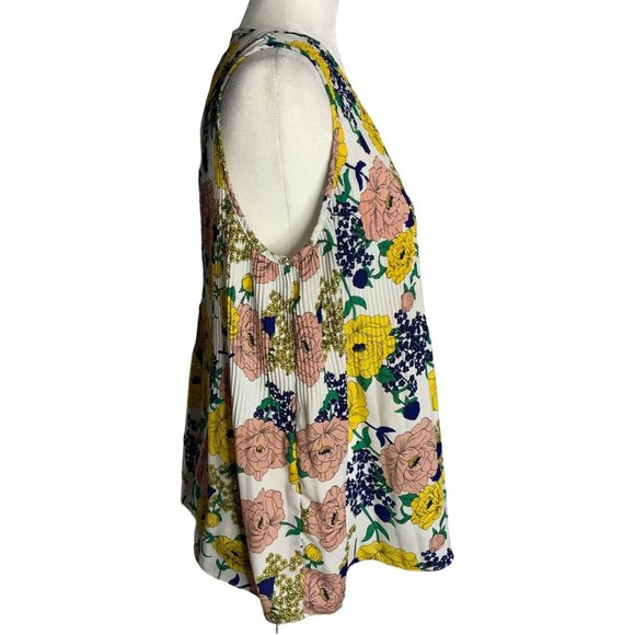 Carolina Belle Accordion Pleat Tank Top M White Floral Round Neck Key Hole - Picture 5 of 6